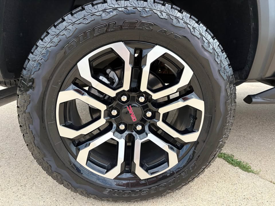 2025 GMC Canyon AT4