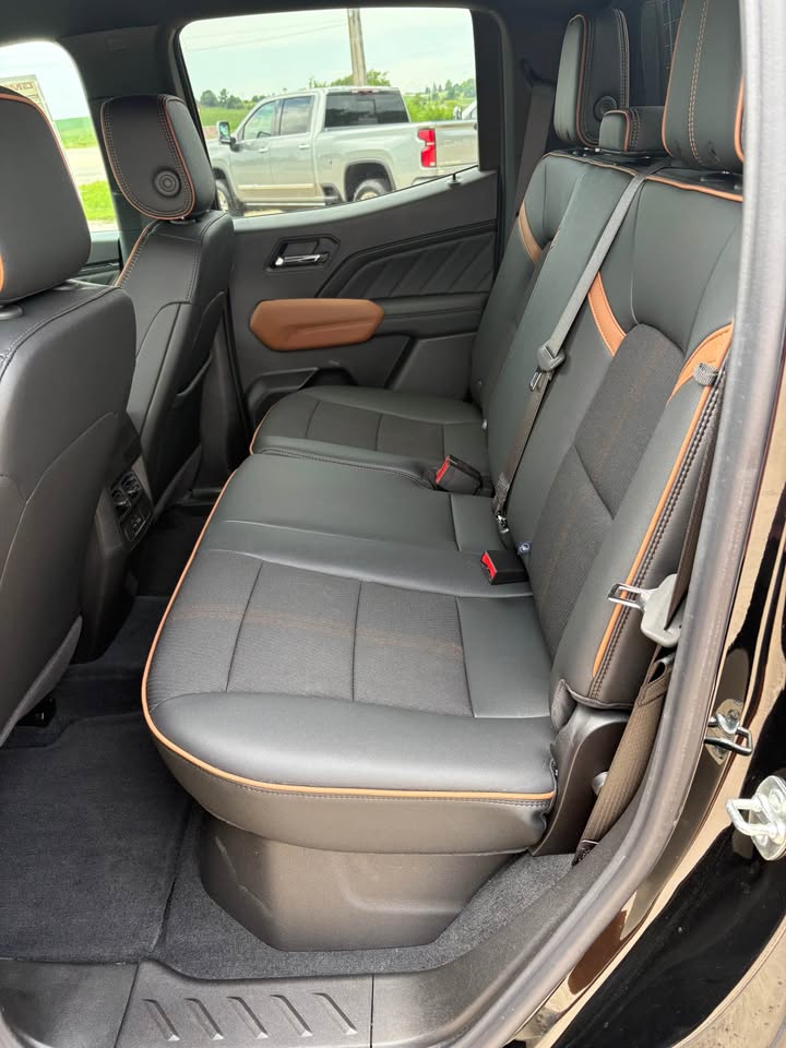 2025 GMC Canyon AT4