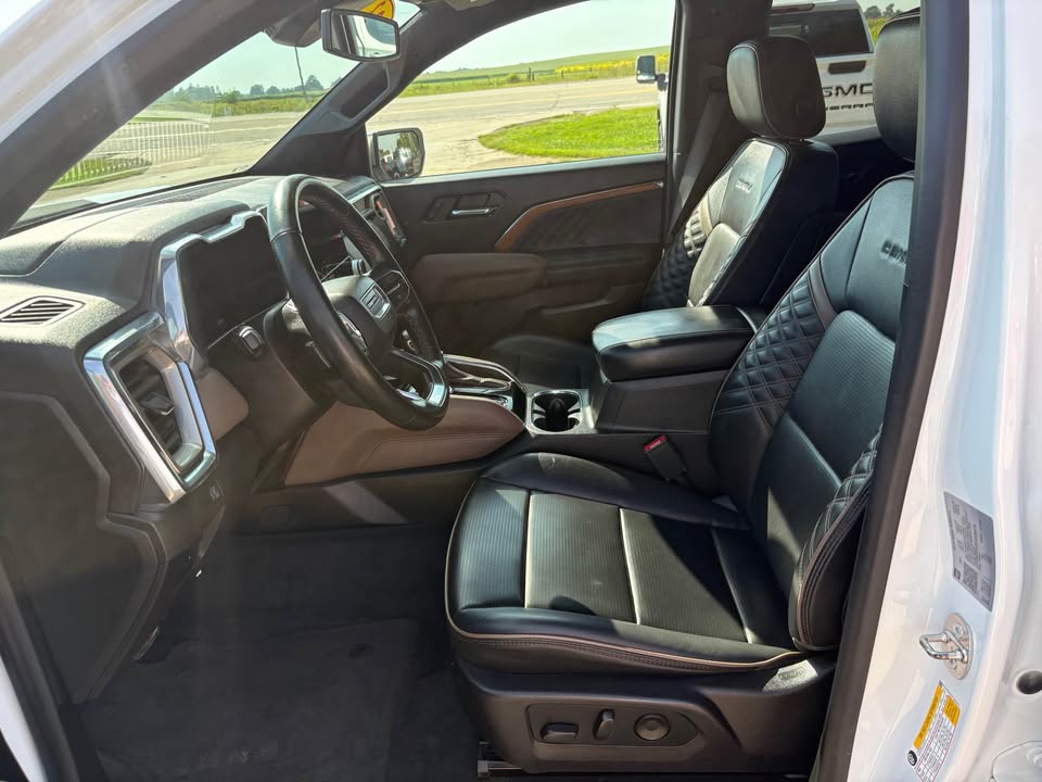 2023 GMC Canyon 4WD Denali
