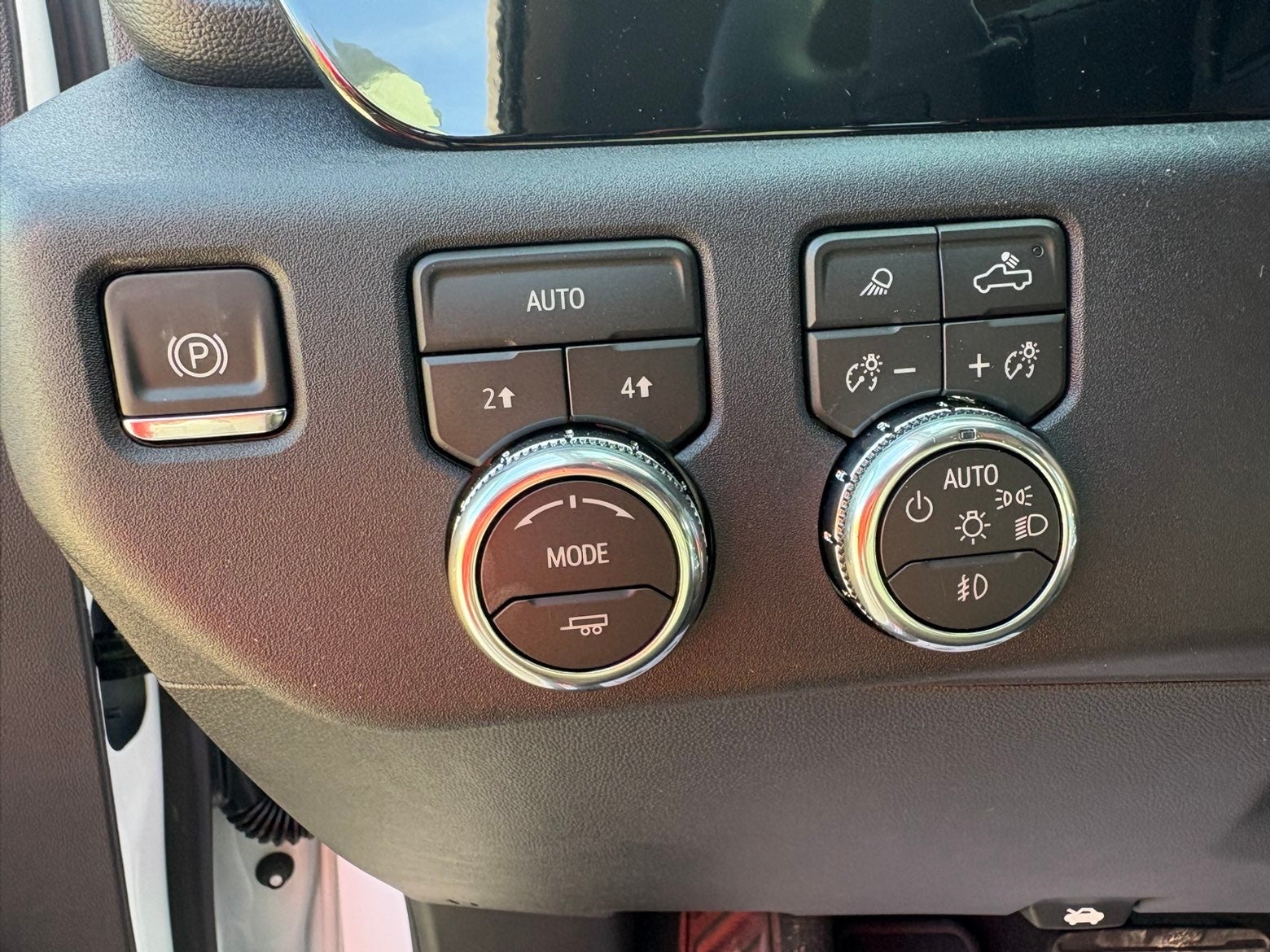 2026 GMC Sierra 1500 SLT - Photo 11