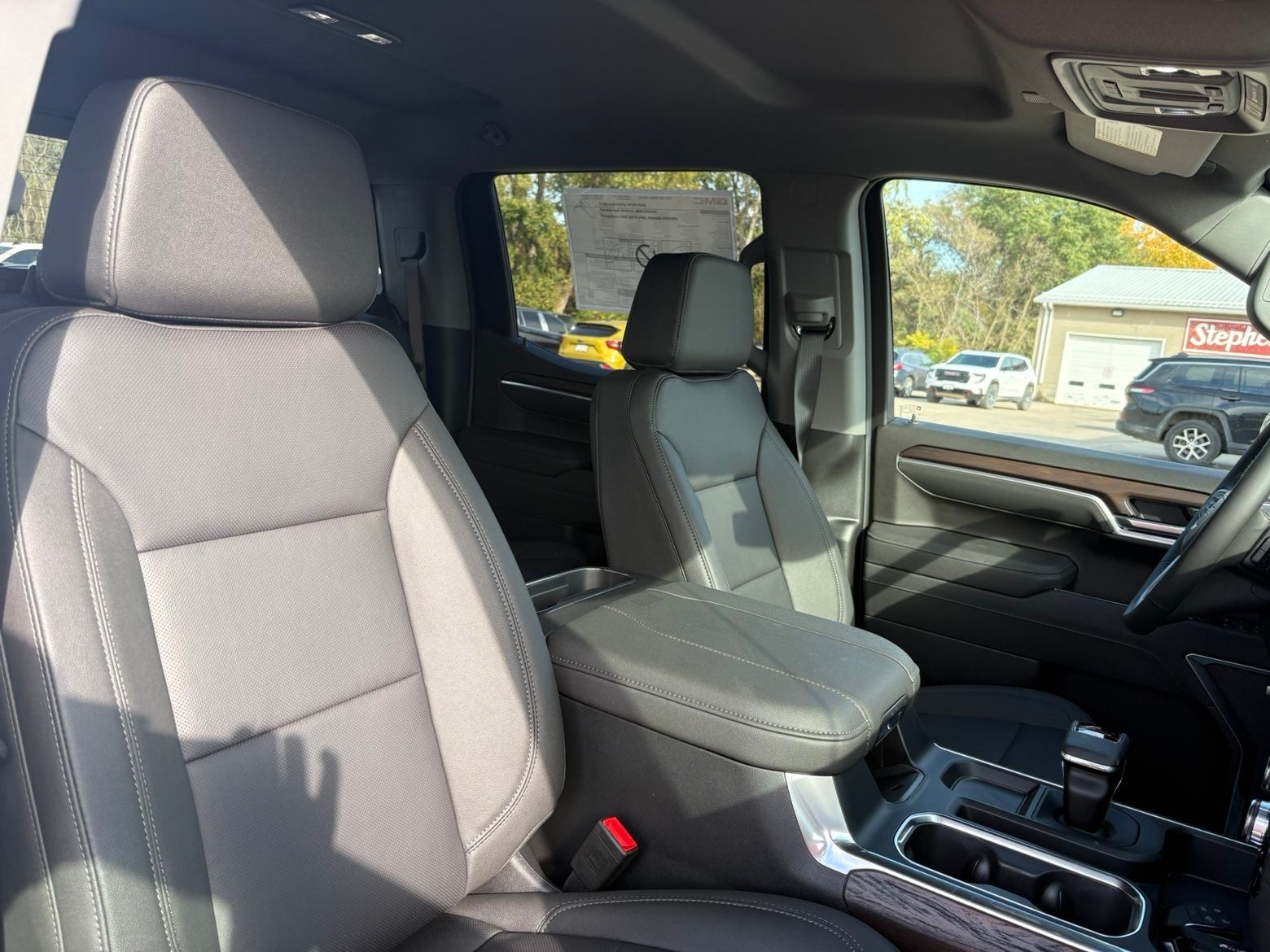 2026 GMC Sierra 1500 SLT - Photo 15